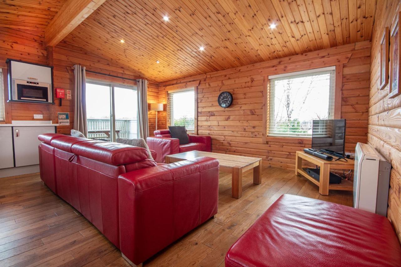 Aviemore Lodges Exterior photo