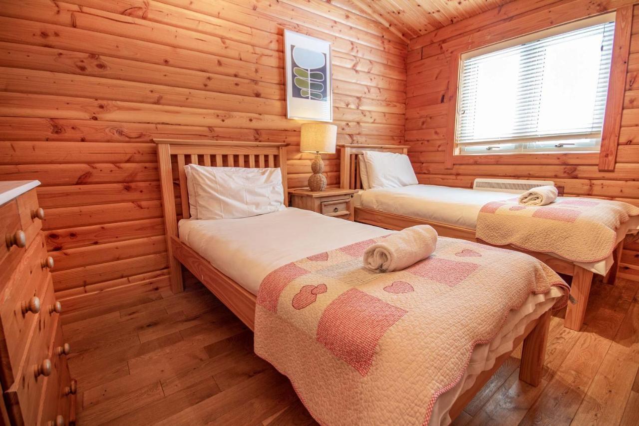 Aviemore Lodges Exterior photo